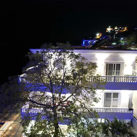 ホテル Luxury Alisja With Private Sarandë