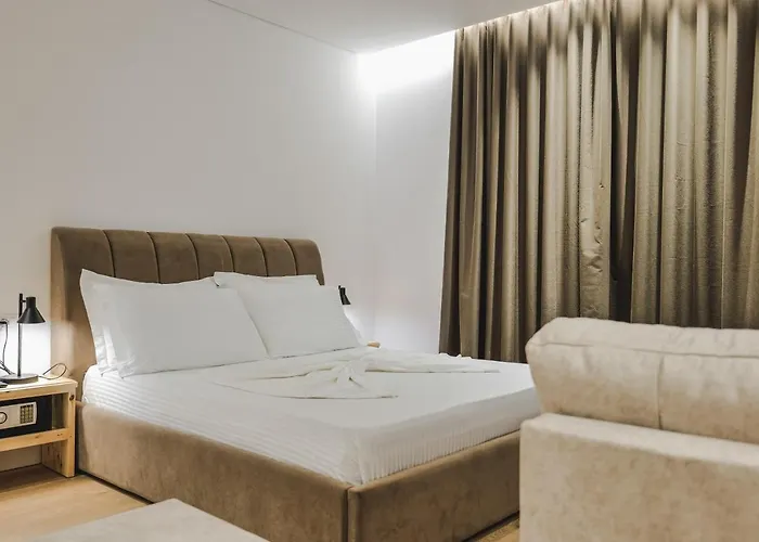 Luxury Alisja With Private Hotel Sarandë
