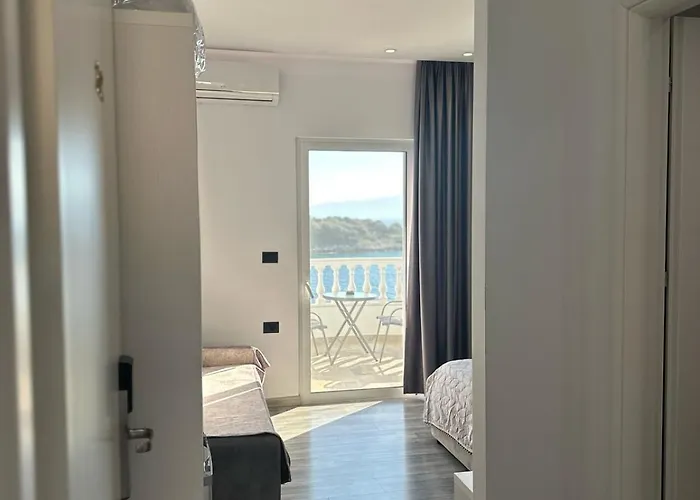 Luxury Alisja With Private 4* Sarandë
