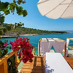 Hotel Luxury Alisja With Private Sarandë