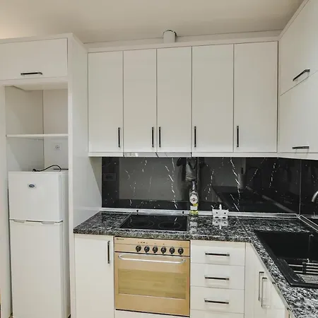 Luxury Alisja With Private 4* Sarandë