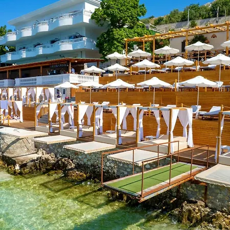 Luxury Alisja With Private 4* Sarandë