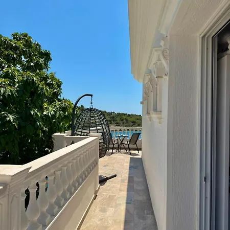 Luxury Alisja With Private ホテル Sarandë