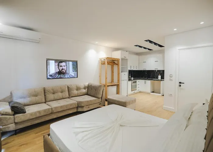 Luxury Alisja With Private 4* Sarandë