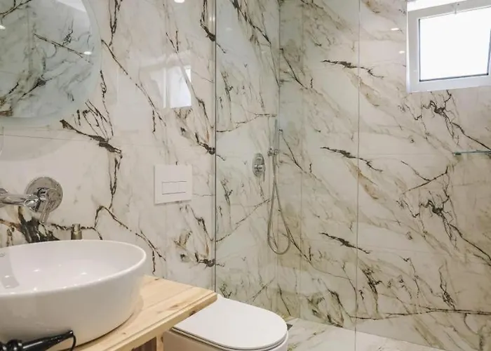 Luxury Alisja With Private 4* Sarandë